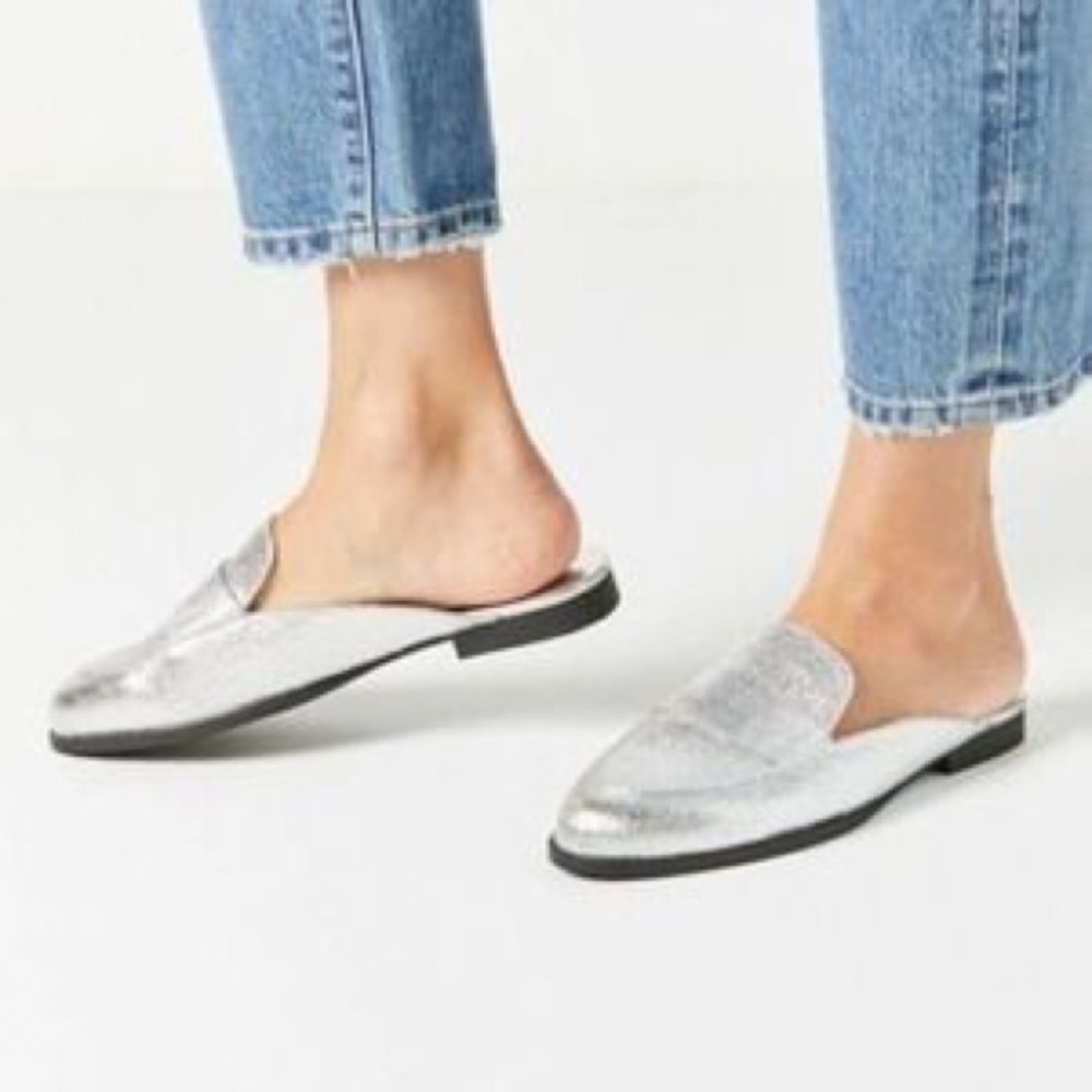 Urban outfitters • metallic slip on mules
